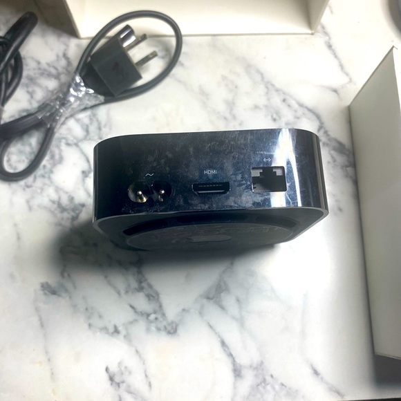 Apple TV Entertainment console - Picture 4 of 6